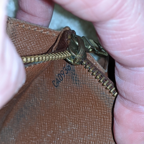 AUTHENTIC Vintage Louis Vuitton Monogram Wallet - Picture 16 of 16